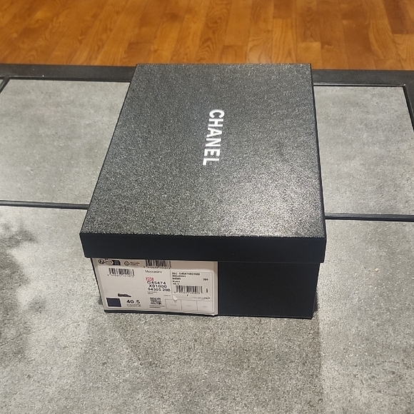 Chanel Black Box with White Ribbon and Card - Picture 4 of 11